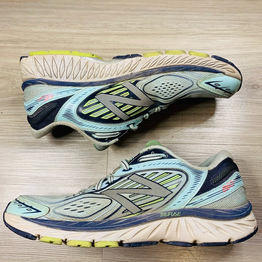 New Balance (W860WB7) 860v7 Ozone Blue / Lime Glo